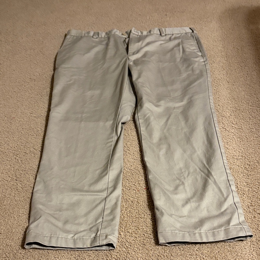 Izod Men's Light Gray Chinos